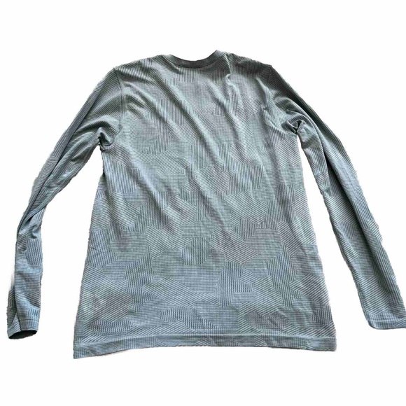 LULULEMON MENS PERFORATED LONG SLEEVE SHIRT SIZE MEDIUM ACTIVE WORKOUT - Picture 2 of 6